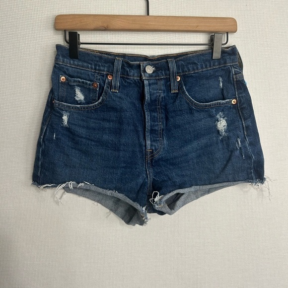 Levi 501 distressed shorts - Picture 2 of 4